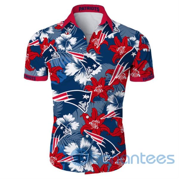 New England Patriots Tropical Flowers Short Sleeves Hawaiian Shirt Product Photo