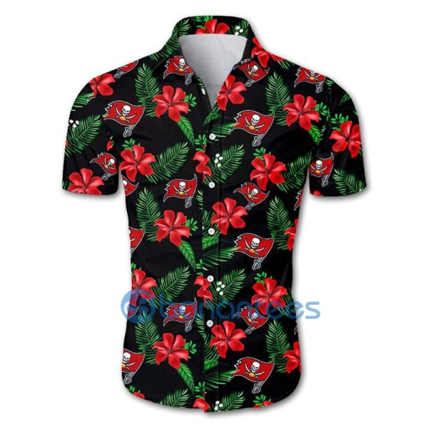 Tampa Bay Buccaneers Short Sleeves Hawaiian Shirt Product Photo