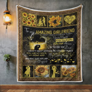 To My Amazing Girlfriend Sunflower Blanket Quilt Product Photo