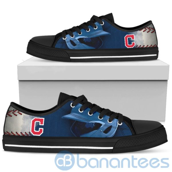 Cleveland Indians Fans Low Top Shoes Product Photo