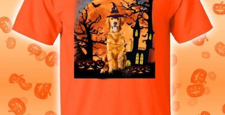 Golden Retriever By The Halloween Moon Halloween T-Shirt
