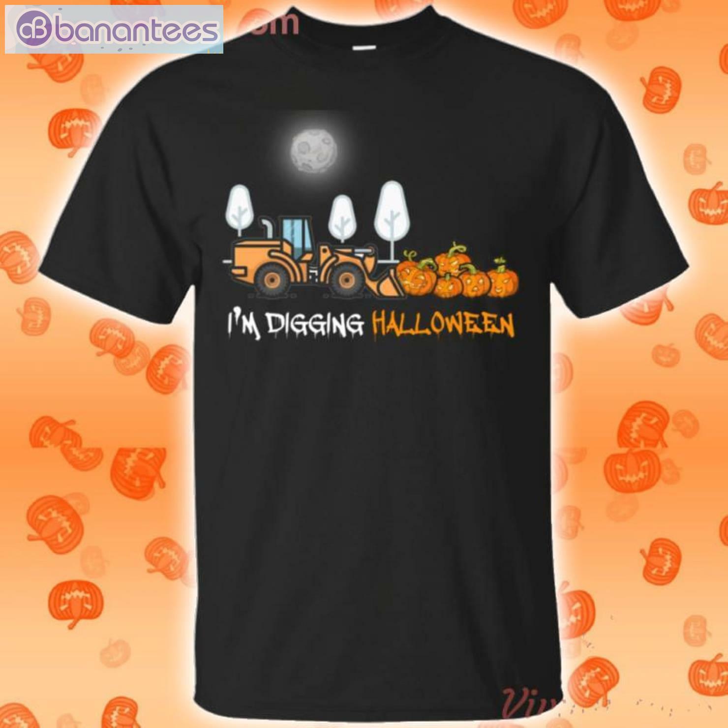I'm Digging Halloween Construction Tractor T-Shirt Product Photo 1